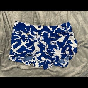 Gently used Lilly Pulitzer shorts size Large